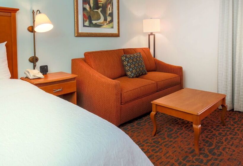 هتل Hampton Inn Laredo