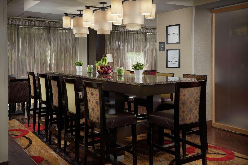 בית מלון כפרי Hampton Inn Louisville I65 @ Brooks Rd