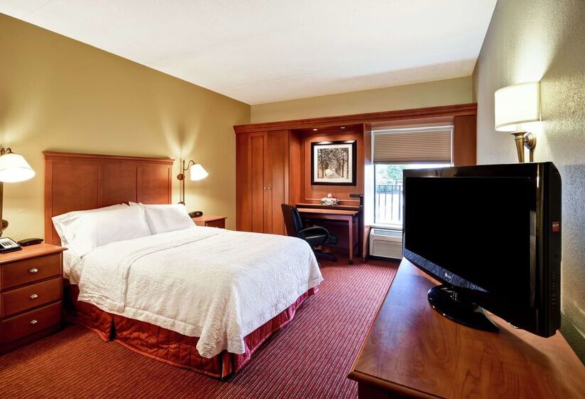 ホテル Hampton Inn Louisvilleairport