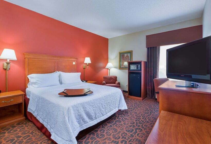 فندق Hampton Inn Marion