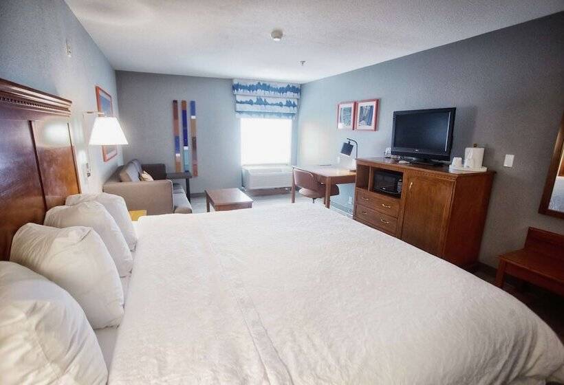 هتل Hampton Inn Marion
