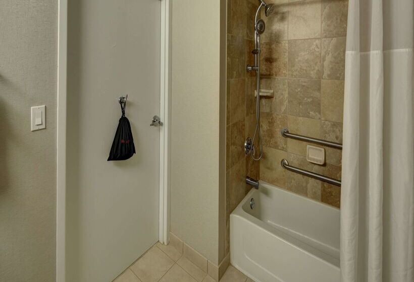 هتل Hampton Inn Miami Coconut Grove/coral Gables