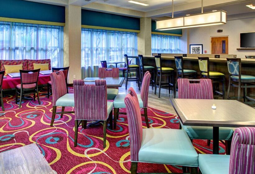 هتل Hampton Inn Miami Coconut Grove/coral Gables