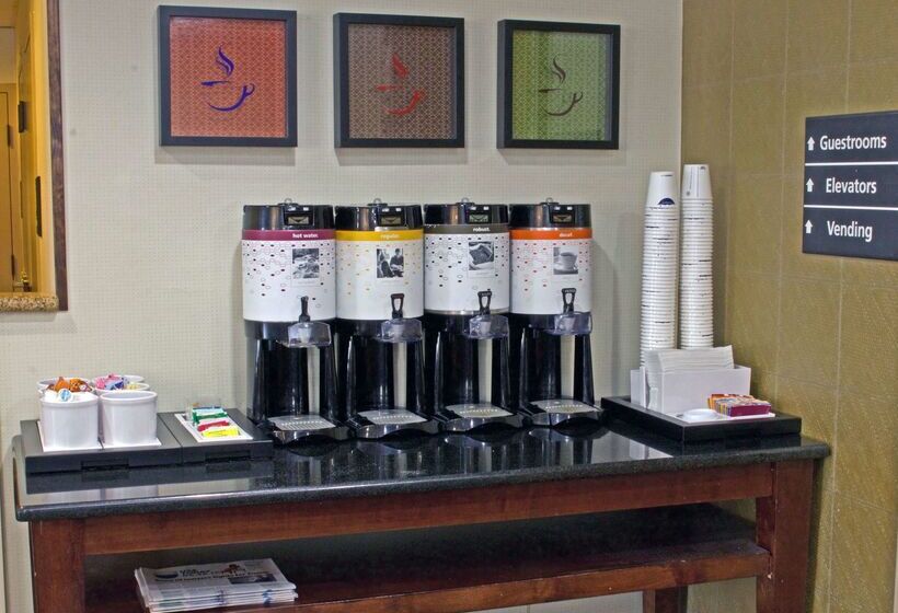 هتل Hampton Inn Norfolk/chesapeake