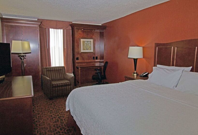 هتل Hampton Inn Norfolk/chesapeake