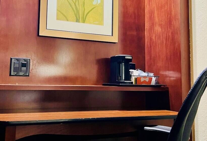 هتل Hampton Inn Norfolk/chesapeake