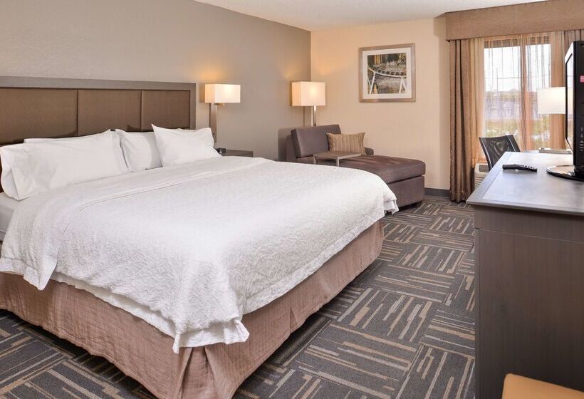 فندق Hampton Inn Orlando At Universal Studios