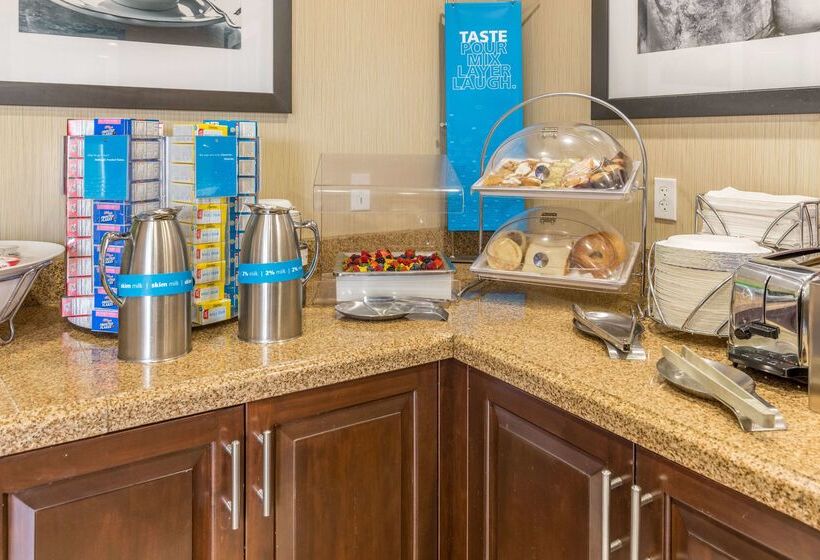 בית מלון כפרי Hampton Inn Owensboro South
