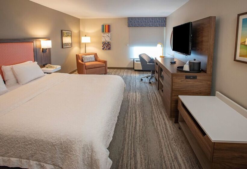 هتل Hampton Inn Pensacola Airport