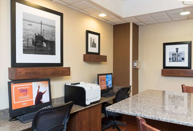 هتل Hampton Inn Port Huron