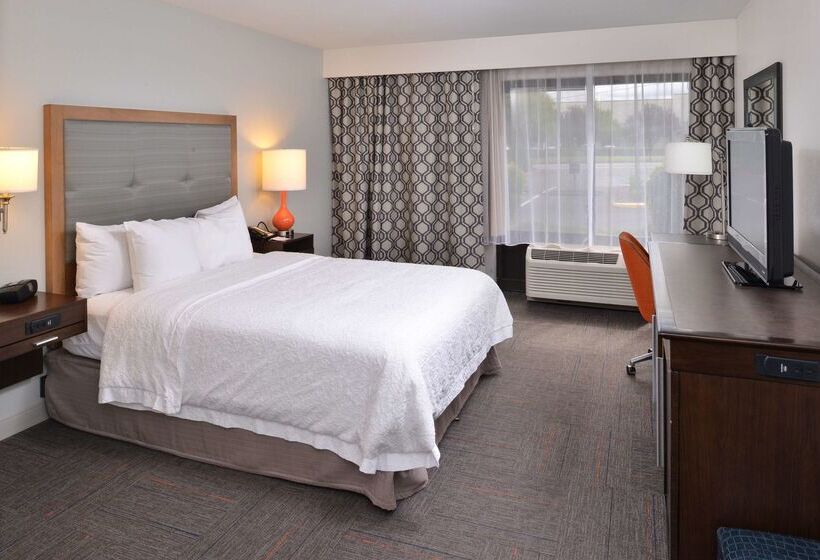 هتل Hampton Inn Portland East