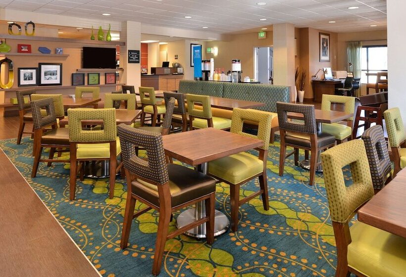 هتل Hampton Inn Portland East