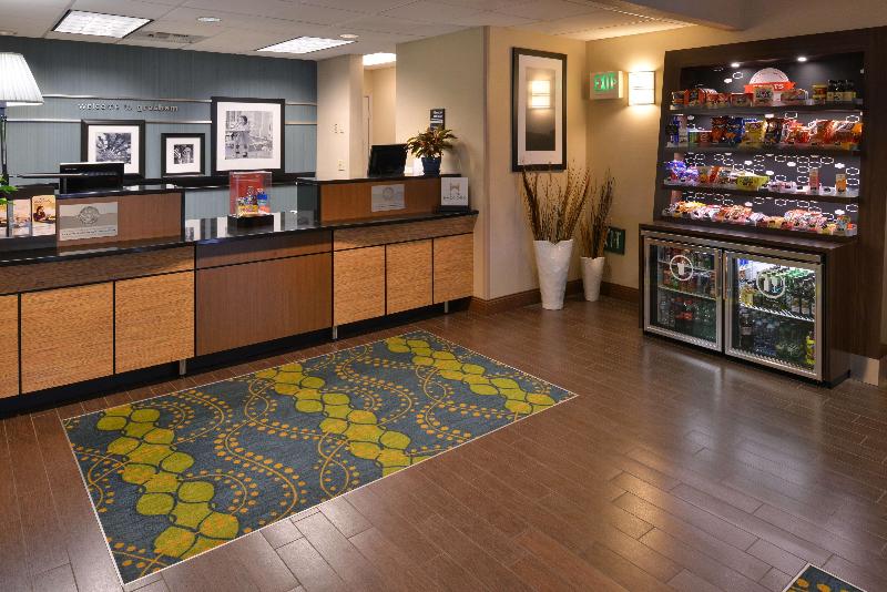 هتل Hampton Inn Portland East