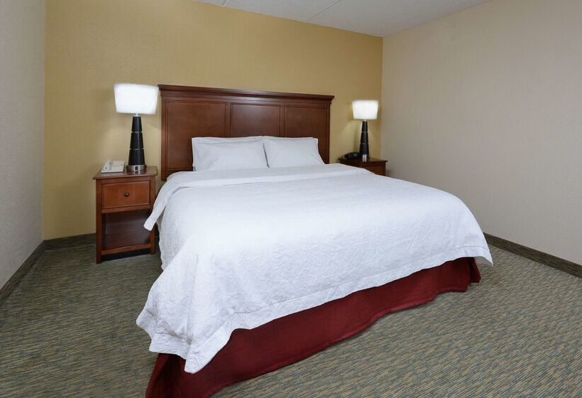 هتل Hampton Inn Raleigh Durham Airport