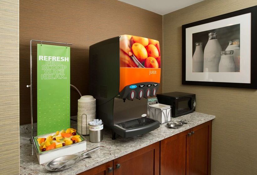 هتل Hampton Inn Rochester Greece