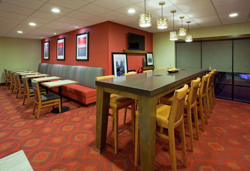 هتل Hampton Inn Rockford