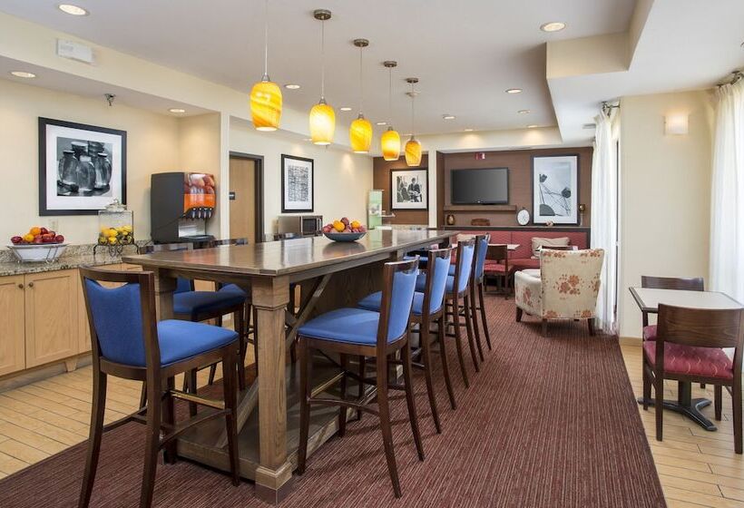 ホテル Hampton Inn Shawnee