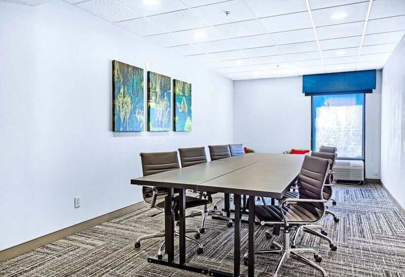 בית מלון כפרי Hampton Inn Slidell