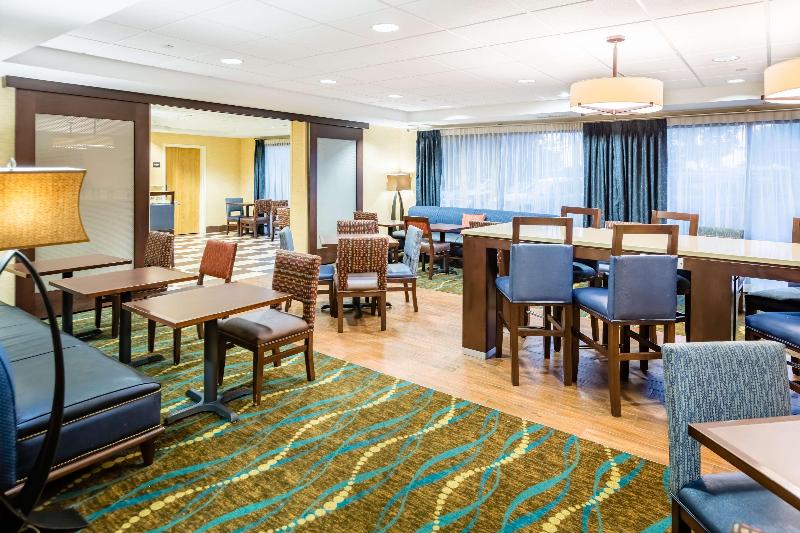 هتل Hampton Inn St. Charles St. Peters