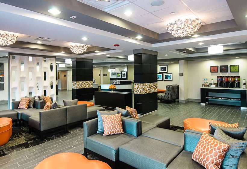 هتل Hampton Inn Stafford/quantico & Conference Center