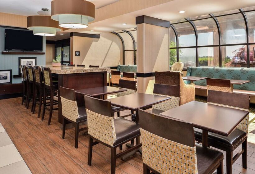 בית מלון כפרי Hampton Inn Staunton