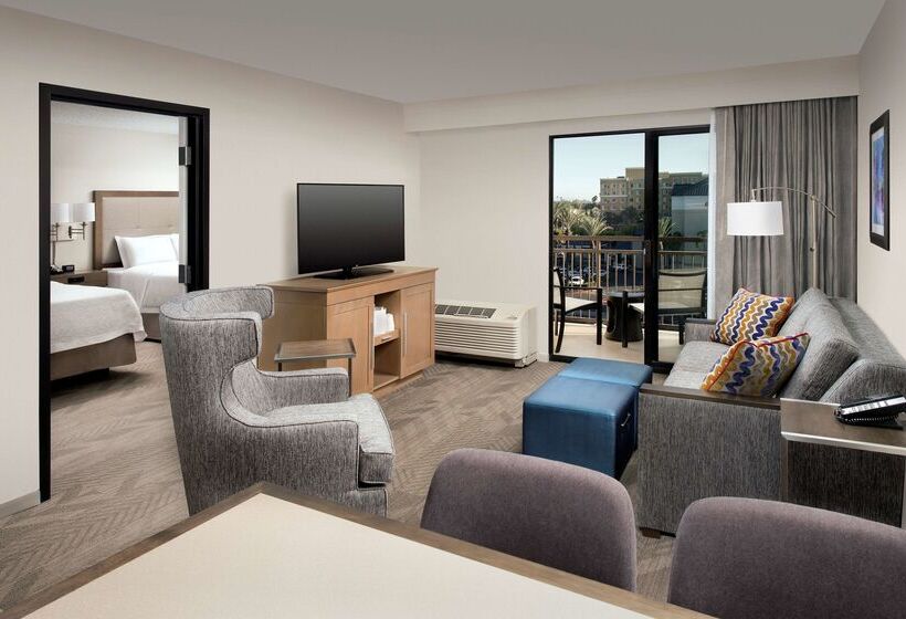 هتل Hampton Inn & Suites Anaheim Garden Grove