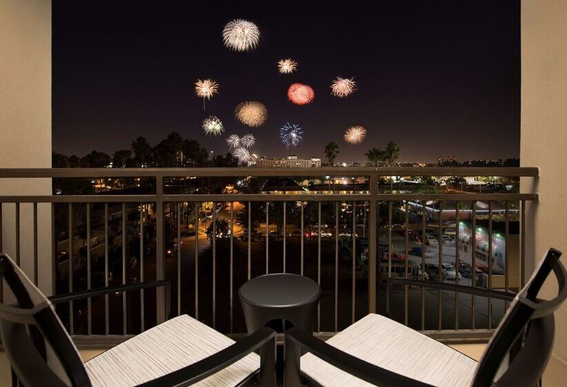 هتل Hampton Inn & Suites Anaheim Garden Grove