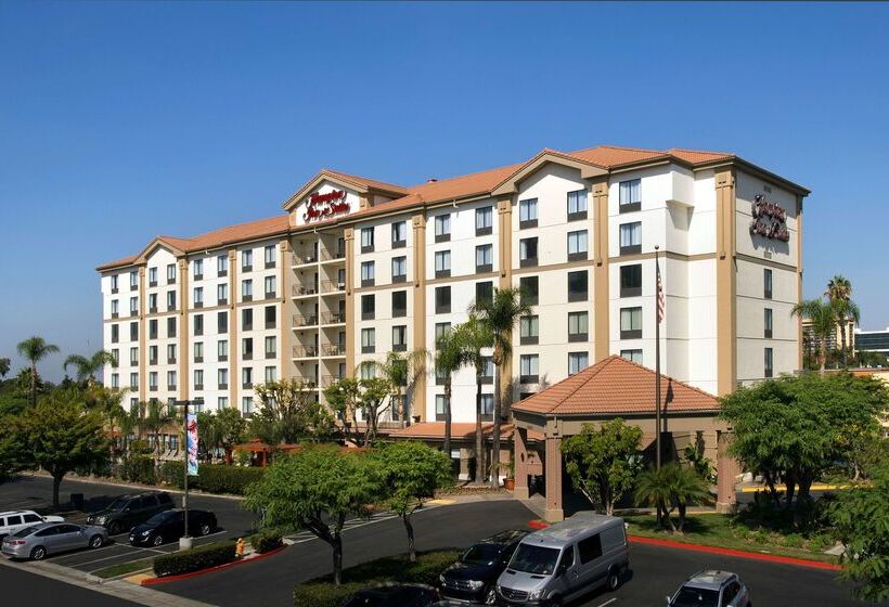 هتل Hampton Inn & Suites Anaheim Garden Grove
