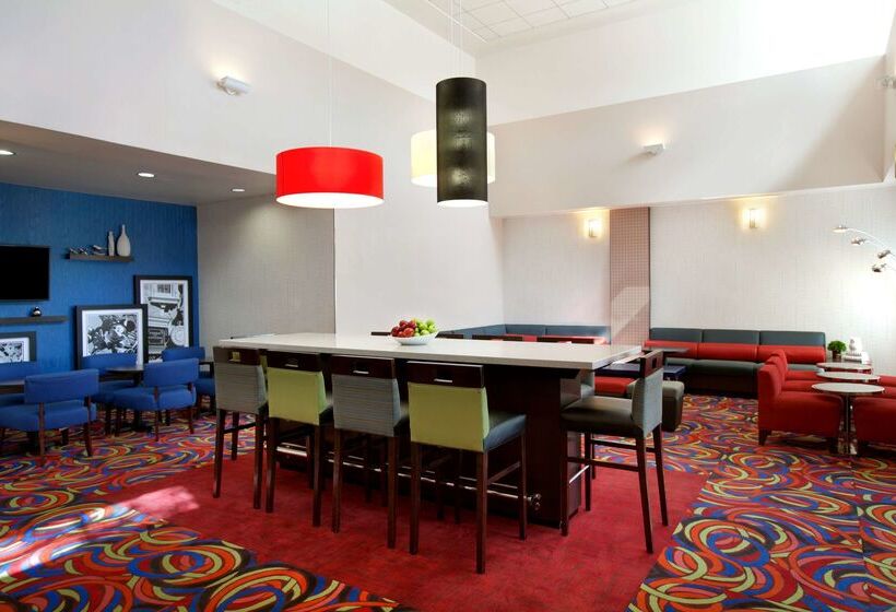 هتل Hampton Inn & Suites Anaheim Garden Grove