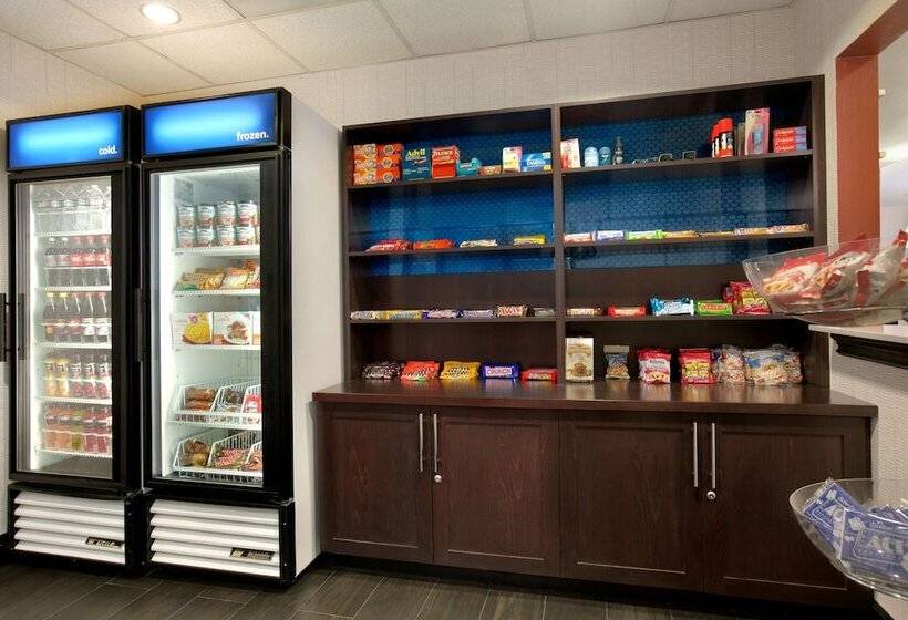 هتل Hampton Inn & Suites Anaheim Garden Grove