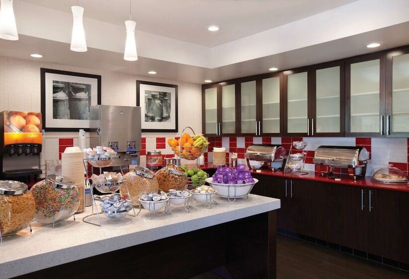 هتل Hampton Inn & Suites Anaheim Garden Grove
