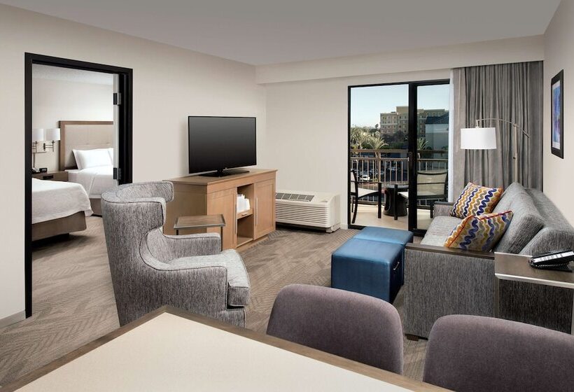 هتل Hampton Inn & Suites Anaheim Garden Grove