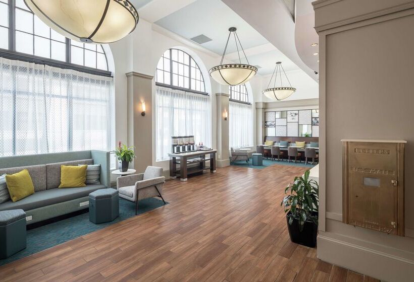 هتل Hampton Inn & Suites Atlantadowntown