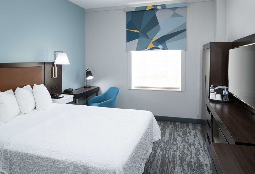 Отель Hampton Inn & Suites Atlantadowntown