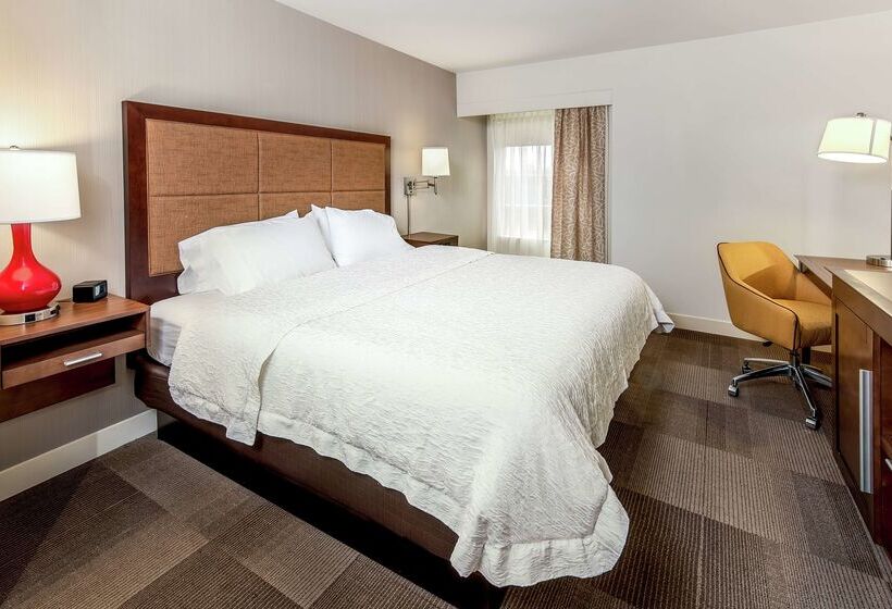 Отель Hampton Inn & Suites Bethlehem