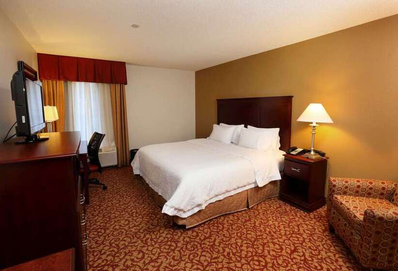 酒店 Hampton Inn & Suites Charlottesvilleat The University