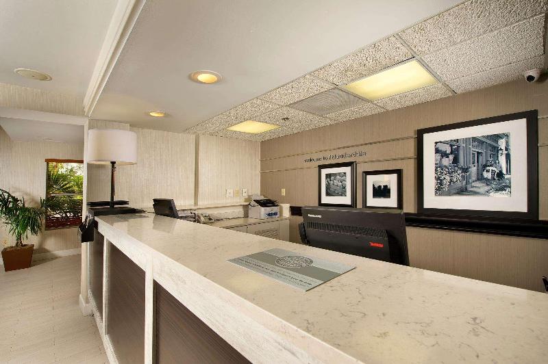 هتل Hampton Inn & Suites Ft. Lauderdale Arpt/south Cruise Port