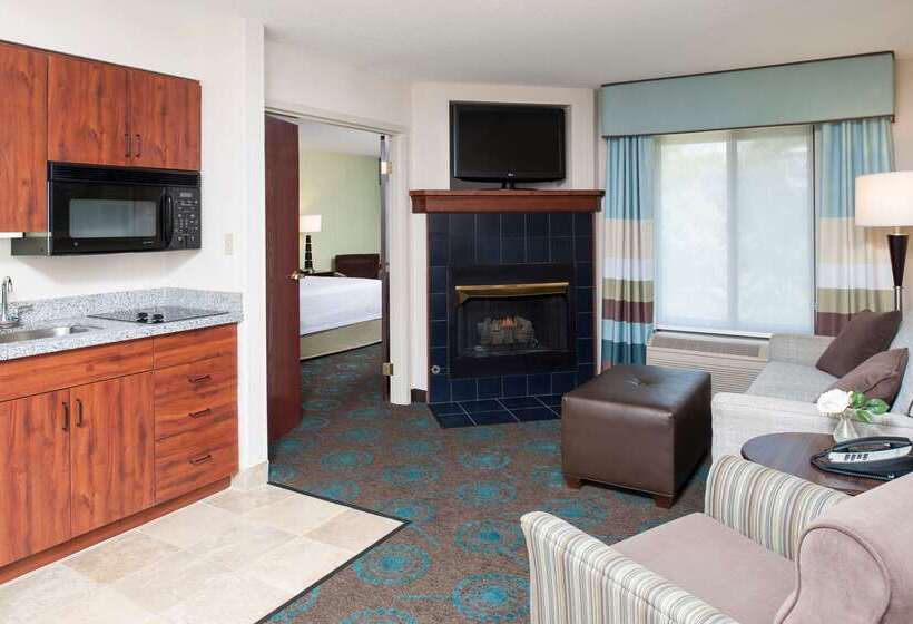 هتل Hampton Inn & Suites Kokomo