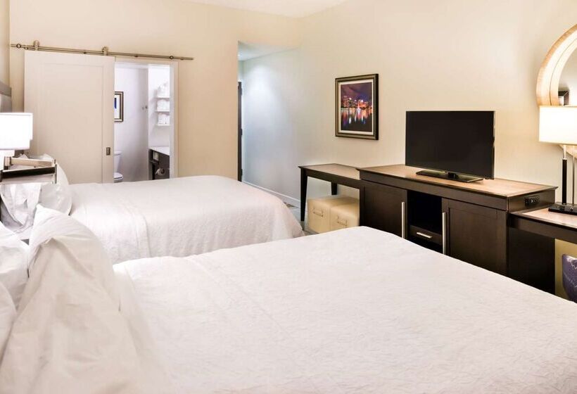 호텔 Hampton Inn & Suites Orlando/east Ucf Area