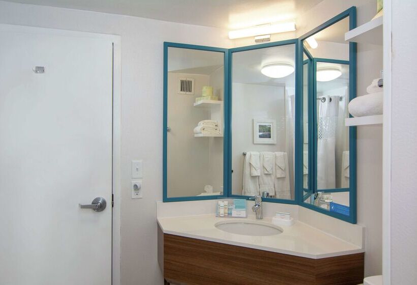 Отель Hampton Inn Summersville