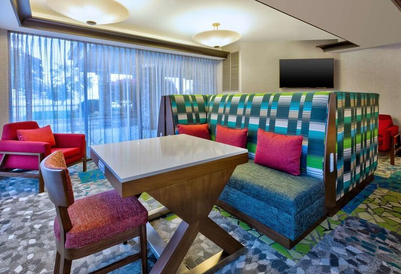 هتل Hampton Inn Traverse City