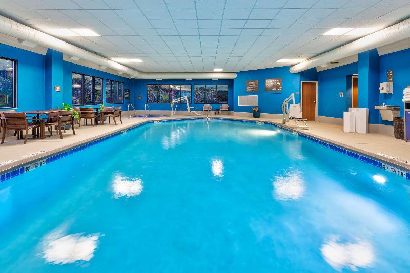 هتل Hampton Inn Traverse City