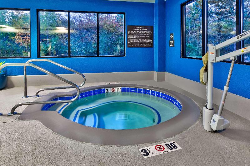 هتل Hampton Inn Traverse City