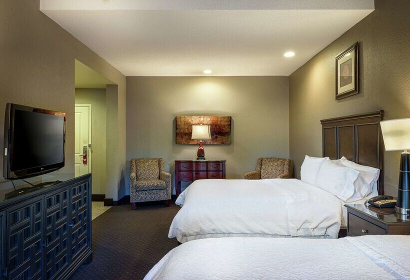 هتل Hampton Inn Tuscaloosa University