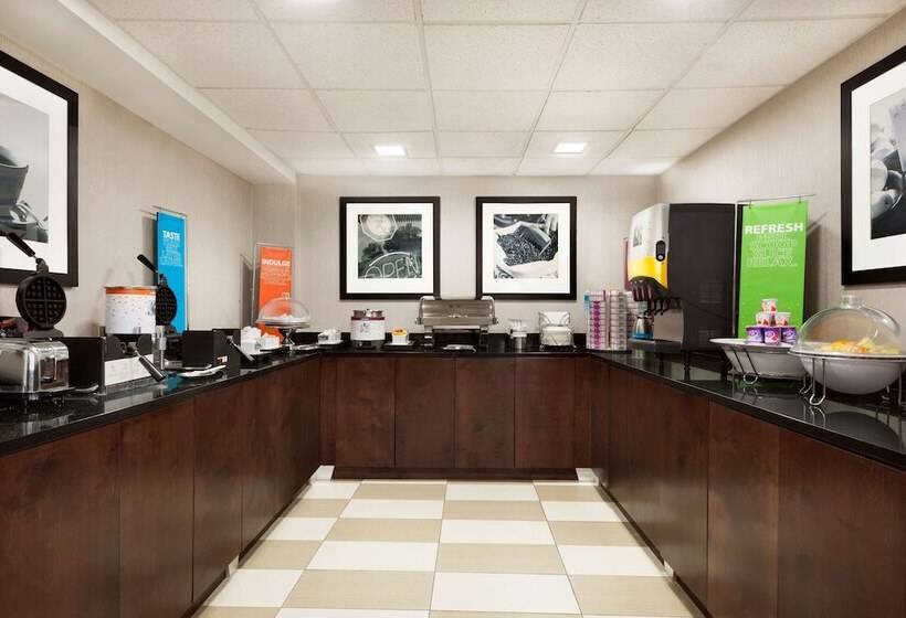 Отель Hampton Inn Waycross