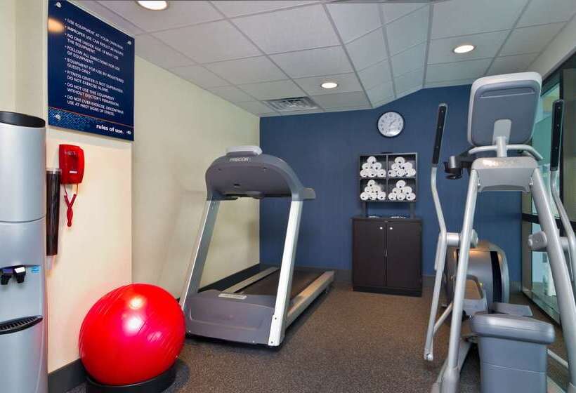 호텔 Hampton Inn Wooster