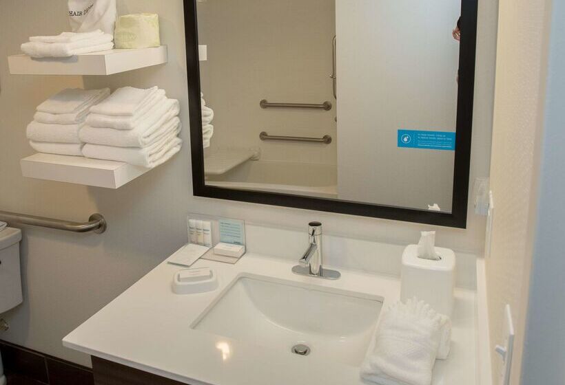 호텔 Hampton Inn Wooster