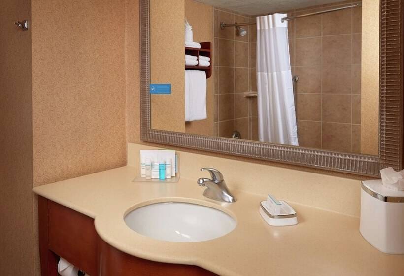 فندق Hampton Inn By Hilton Youngstown West I 80