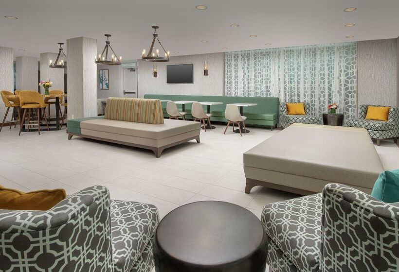 בית מלון כפרי Hilton Garden Inn Miami Brickell South