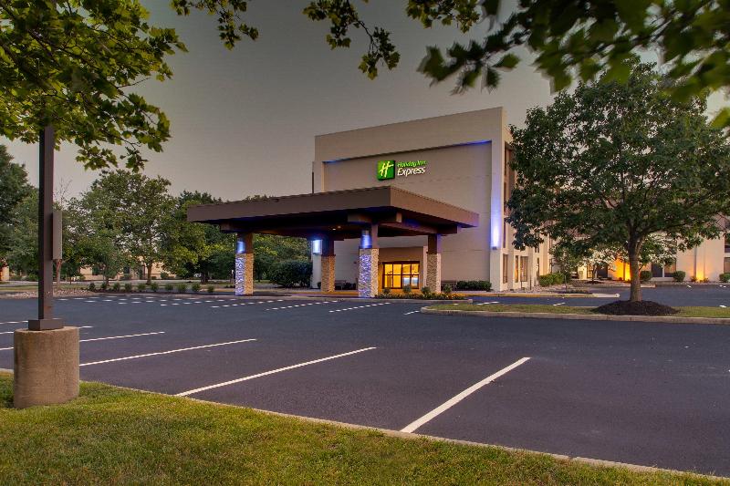 Отель Holiday Inn Express Voorhees/ Mt. Laurel, An Ihg